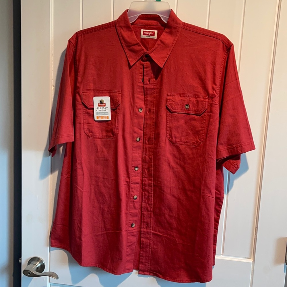 Men’s Wrangler Red Short Sleeve Button Up Shirt NEW! NWT